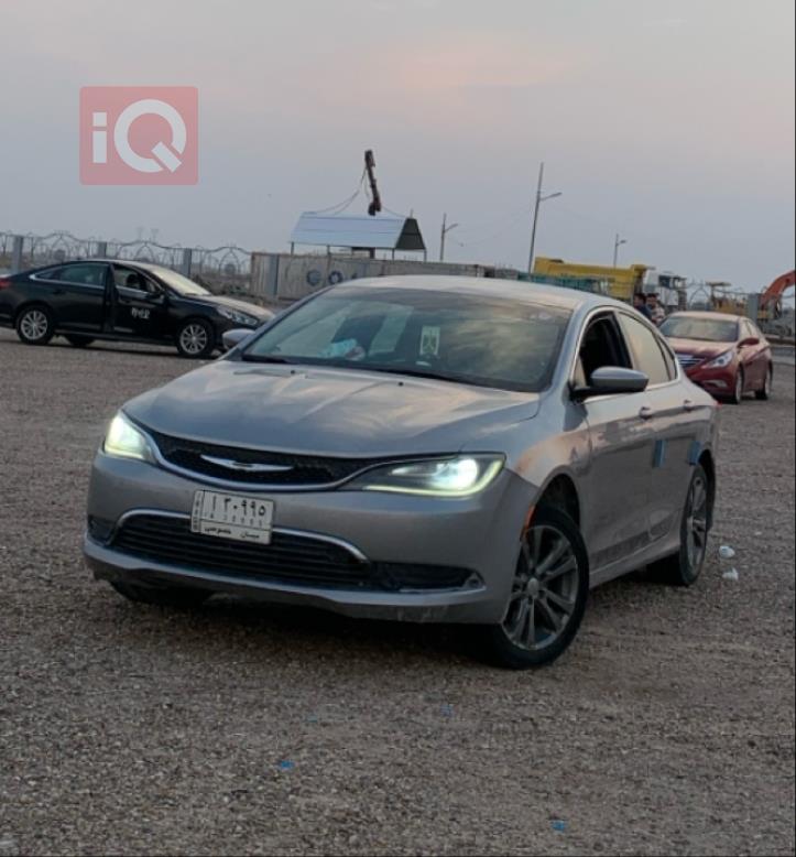 Chrysler 200